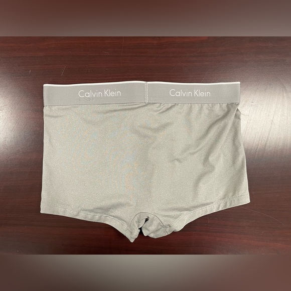 Men's Calvin Klein Boxer Brief underwear, size M. - Picture 2 of 3